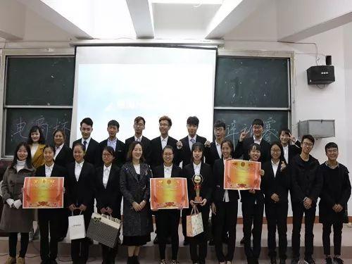 毛伟明参加株洲市代表团审议